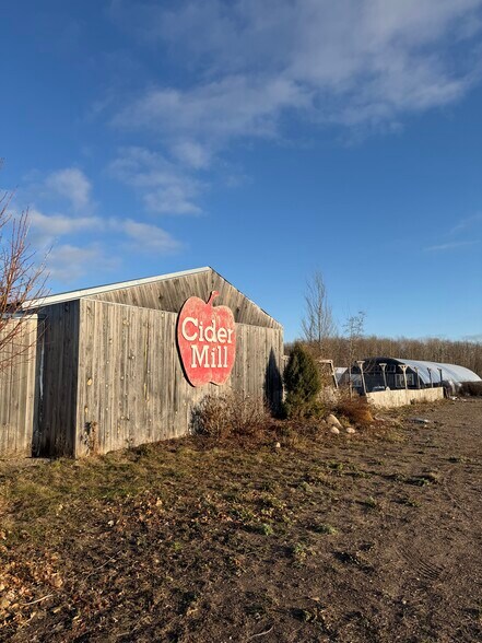 More Photos Of 14840 US Highway 59 NE, Thief River Falls Garden Center For Sale