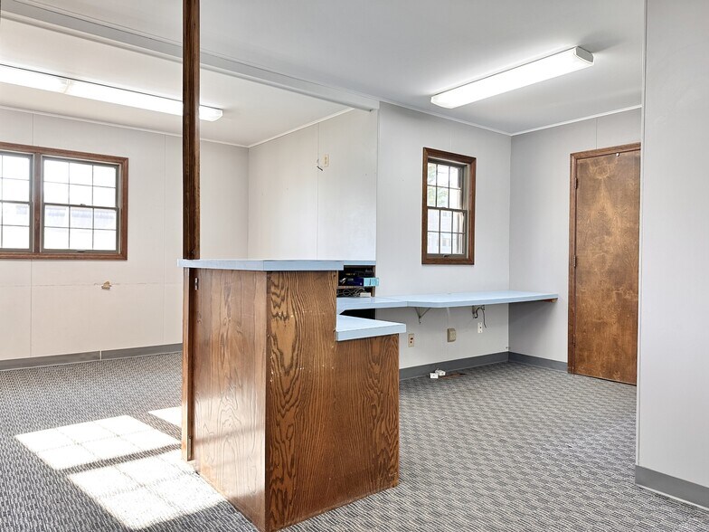 More Photos Of 152 E 8th St, Trenton Office For Sale