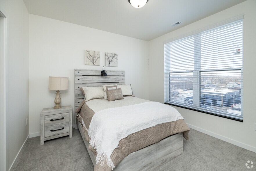 More Photos Of 28 7th St NE, Rochester Apartments For Sale