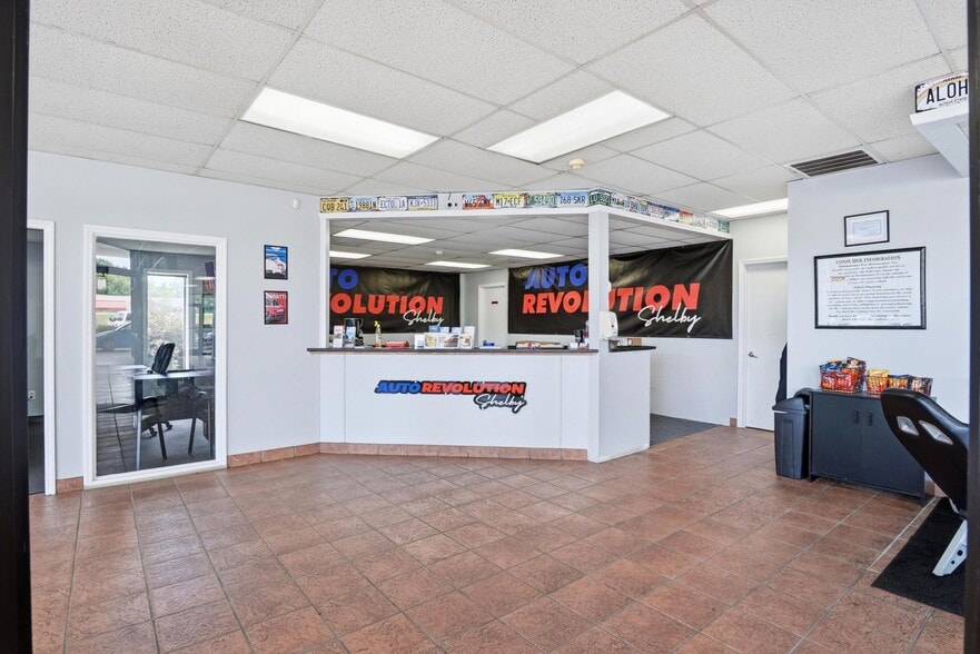 More Photos Of 325 W Dixon Blvd, Shelby Unknown For Lease