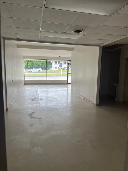 More Photos Of 4975 Highway 78, Lilburn Unknown For Lease