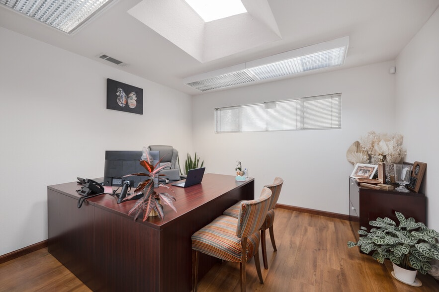 More Photos Of 635 W Foothill Blvd, Monrovia Loft Creative Space For Sale