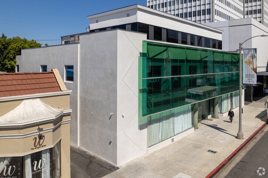 More Photos Of 215 S La Cienega Blvd, Beverly Hills Office For Lease