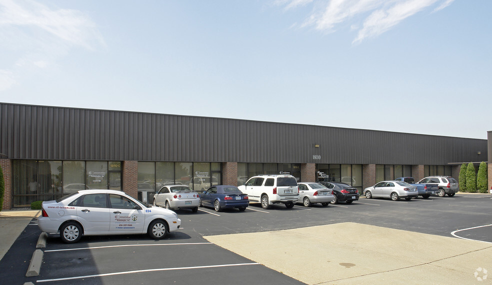 Primary Photo Of 18102 Chesterfield Airport Rd, Chesterfield Unknown For Lease