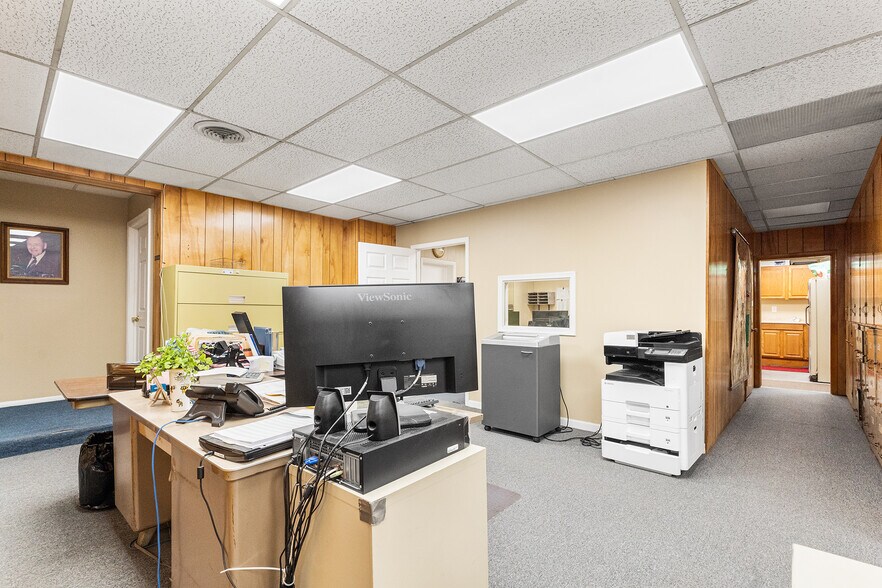 More Photos Of 257 W Nicholson Rd, Audubon Office For Sale