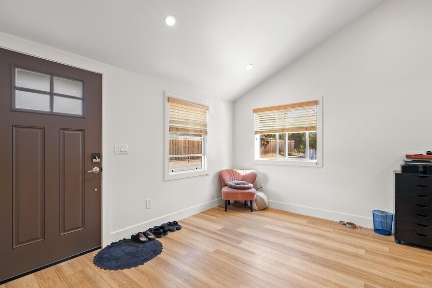 More Photos Of 420 Capitola Road Ext, Santa Cruz Apartments For Sale