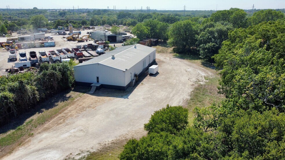 More Photos Of 850 Grapevine Trl, Kennedale Warehouse For Sale