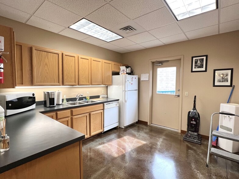 More Photos Of 1212 Columbia Park Trl, Richland Coworking Space