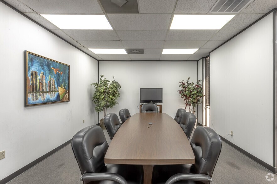 More Photos Of 15925 Morales Rd, Houston Unknown For Lease