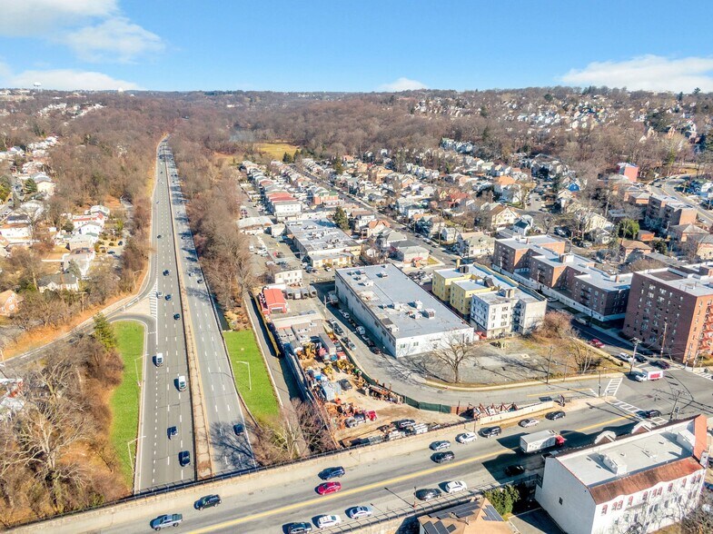 More Photos Of 16 Harrison Ave, Yonkers Warehouse For Lease