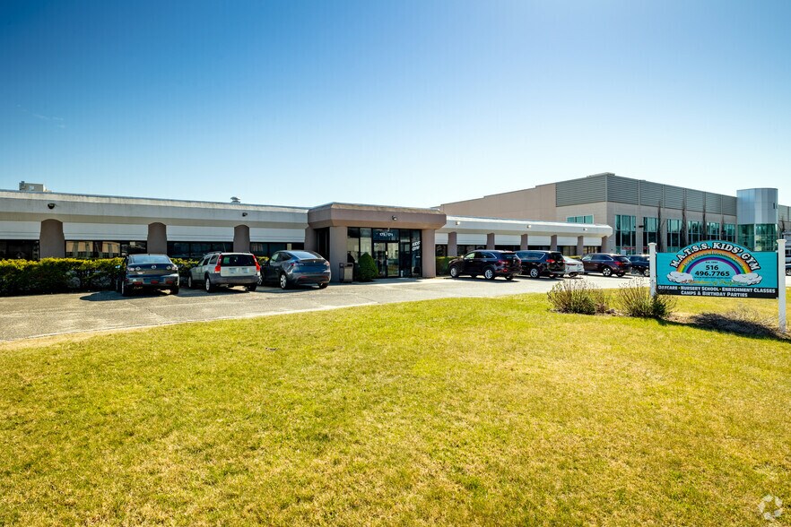 More Photos Of 171-175 Eileen Way, Syosset Warehouse For Lease