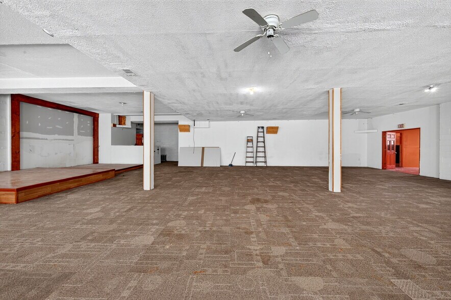 More Photos Of 7828 S Claremont Ave, Chicago Warehouse For Sale