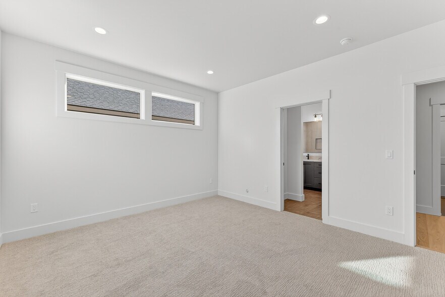 More Photos Of 101, 103, 105 Bighorn Court, Mccall Specialty For Sale