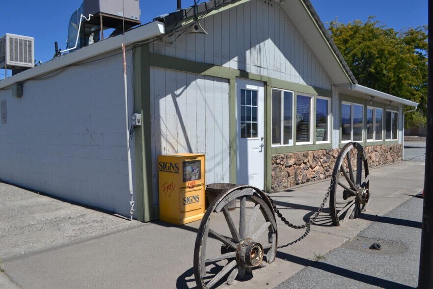 More Photos Of 308 W 12th St, Alturas Hotel For Sale