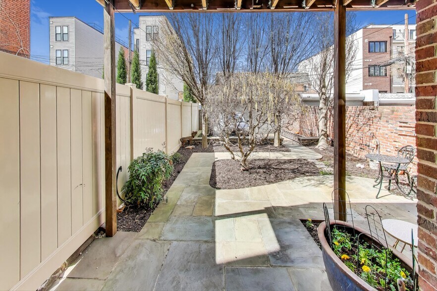 More Photos Of 1324 10th St NW, Washington Apartments For Sale