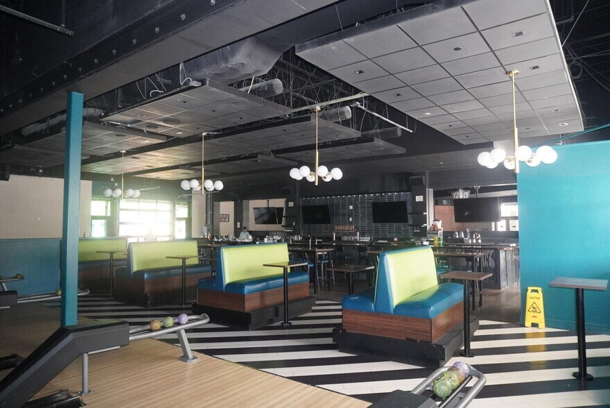 More Photos Of 730-760 Coleman Blvd, Mount Pleasant General Retail For Lease