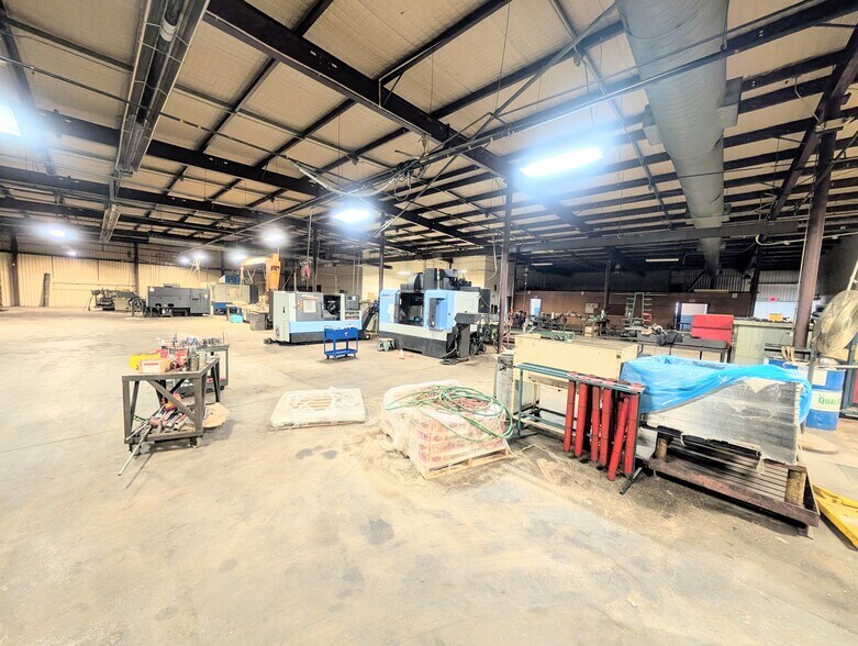 More Photos Of 1469 US Highway 59, Moran Manufacturing For Sale