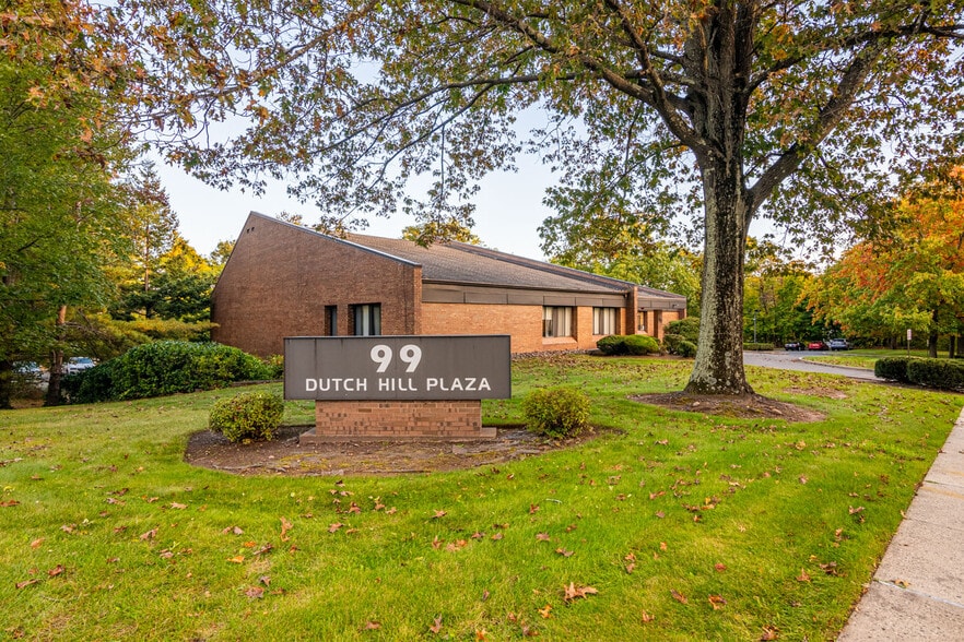 Primary Photo Of 101-105 Dutch Hill Rd, Orangeburg Office For Lease
