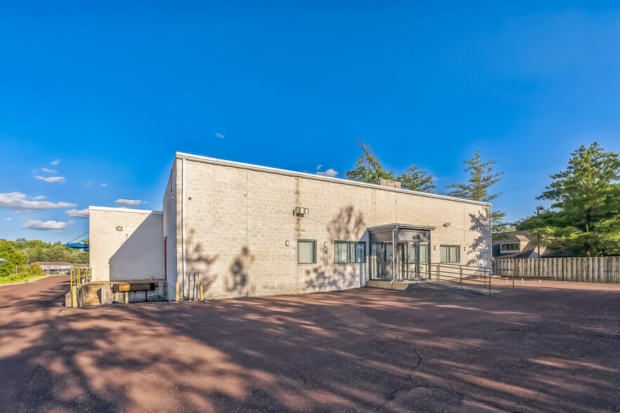 More Photos Of 3618 Hulmeville Rd, Bensalem Flex For Sale