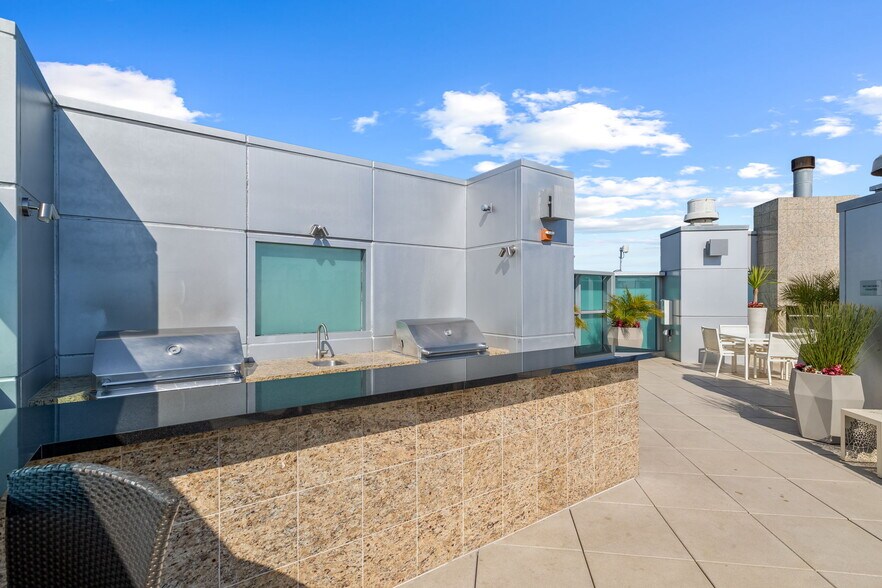 More Photos Of 13700 Marina Pointe Dr, Marina Del Rey Apartments For Sale
