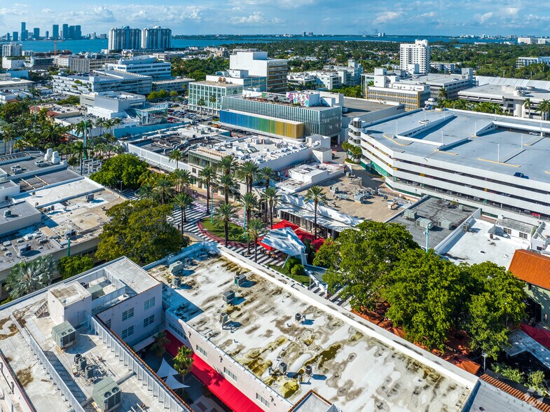 More Photos Of 663-669 Lincoln Rd, Miami Beach Storefront For Lease