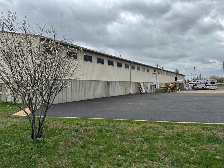 More Photos Of 4630 Flat River Rd, Farmington Research And Development For Lease