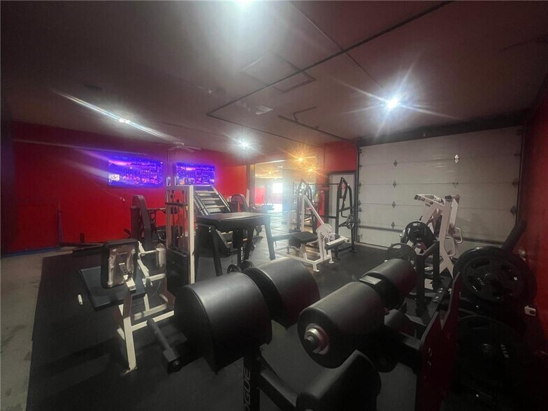 More Photos Of 105 S Mantorville Ave, Kasson Service For Sale