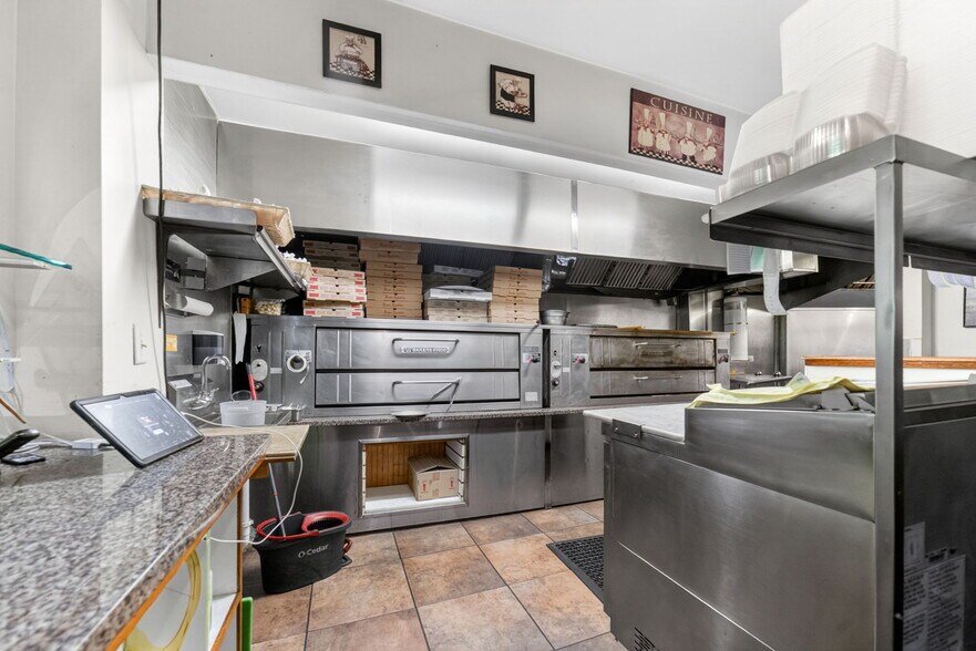 More Photos Of 204 W Madison St, Easton Storefront Retail Residential For Sale