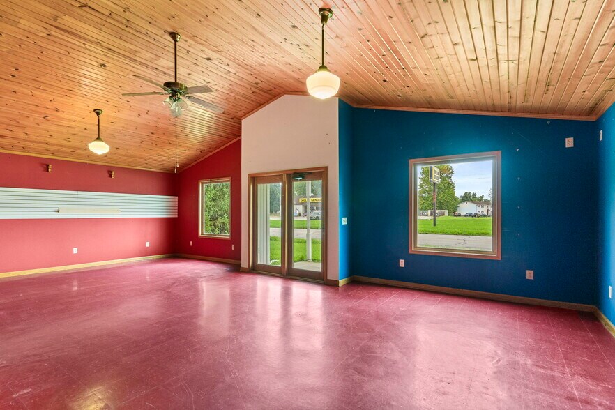 More Photos Of 307 N Armstrong St, Crothersville General Retail For Sale