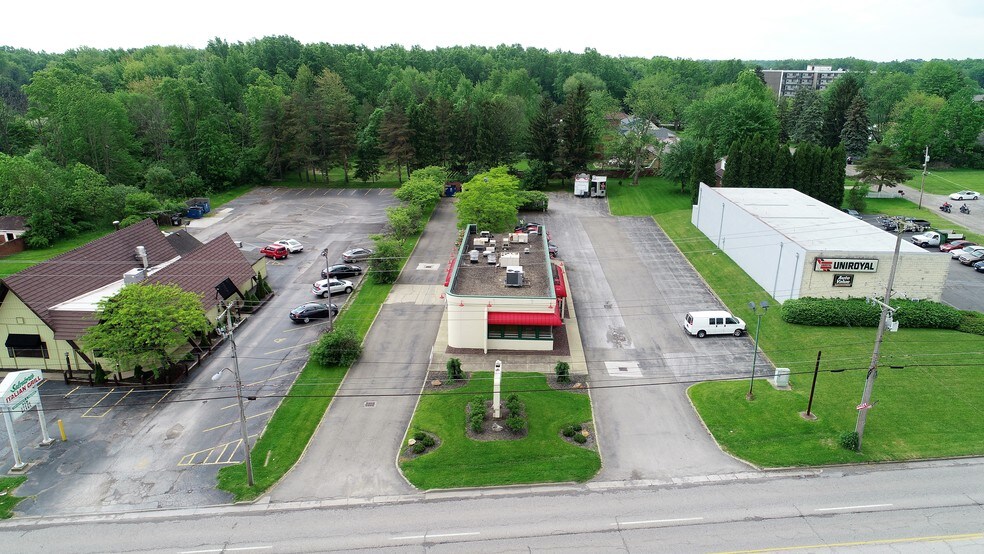 More Photos Of 4837 Mahoning Ave, Youngstown Restaurant For Lease