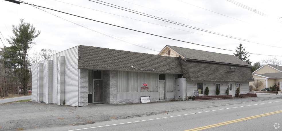 More Photos Of 605 State Route 17K, Montgomery Storefront For Sale