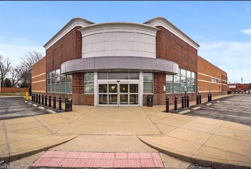 Primary Photo Of 475 E 185th St, Euclid Drugstore For Sale