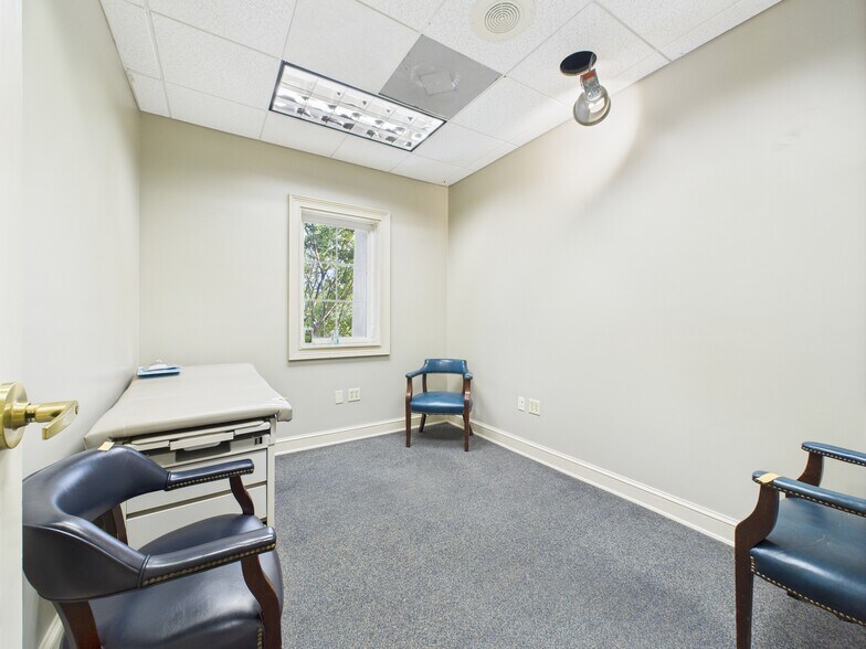 More Photos Of 201 E Dr Hicks Blvd, Florence Medical For Sale