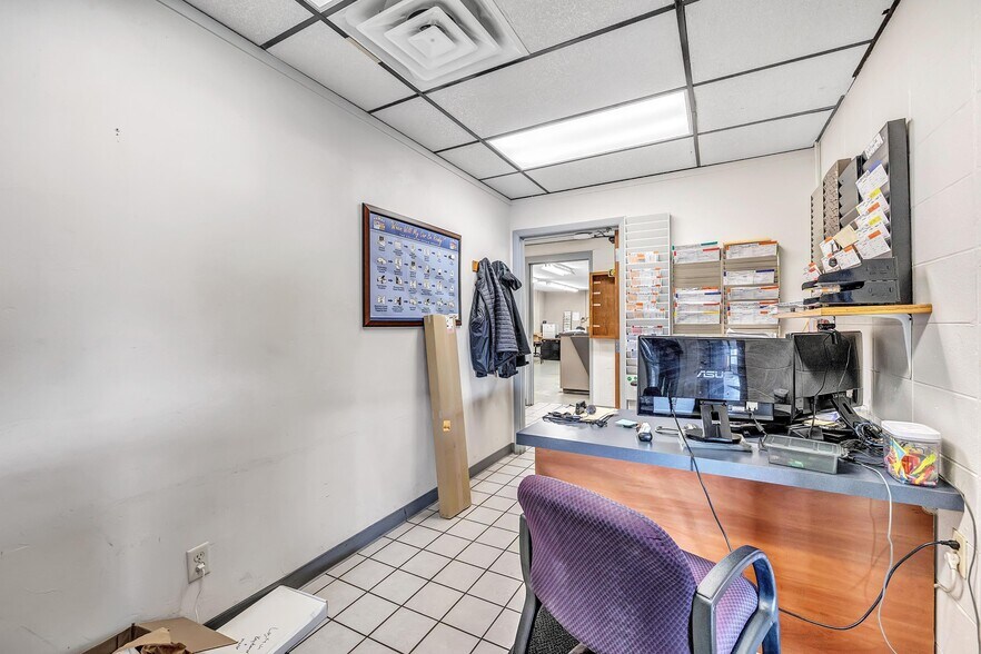 More Photos Of 1988 E Mason St, Green Bay Auto Dealership For Sale