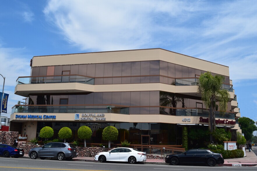 More Photos Of 4312 Woodman Ave, Sherman Oaks Office For Lease