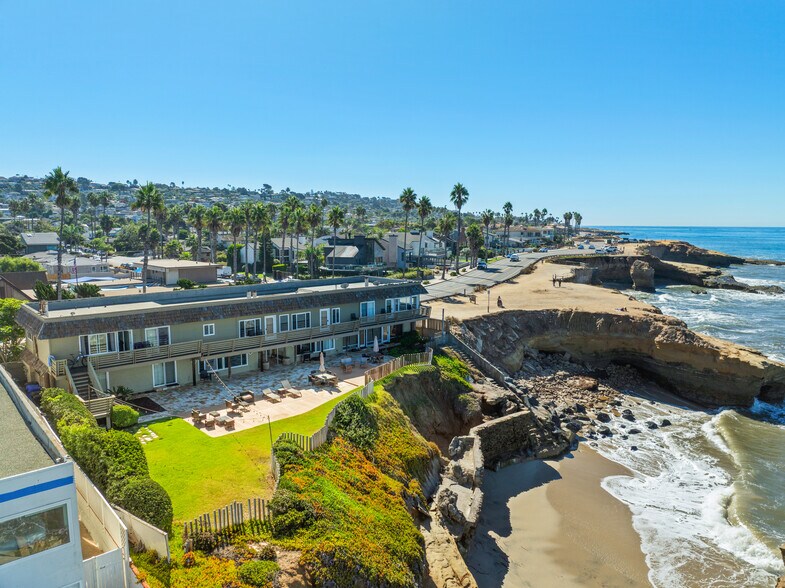 Primary Photo Of 1352-1364 Sunset Cliffs Blvd, San Diego Apartments For Sale
