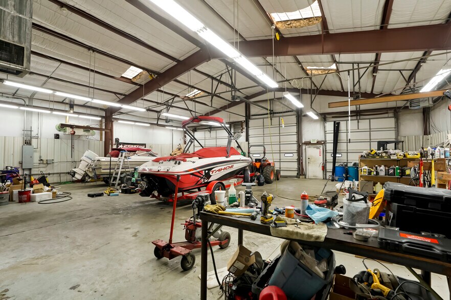 More Photos Of 4260 S Federal Blvd, Englewood Showroom For Sale