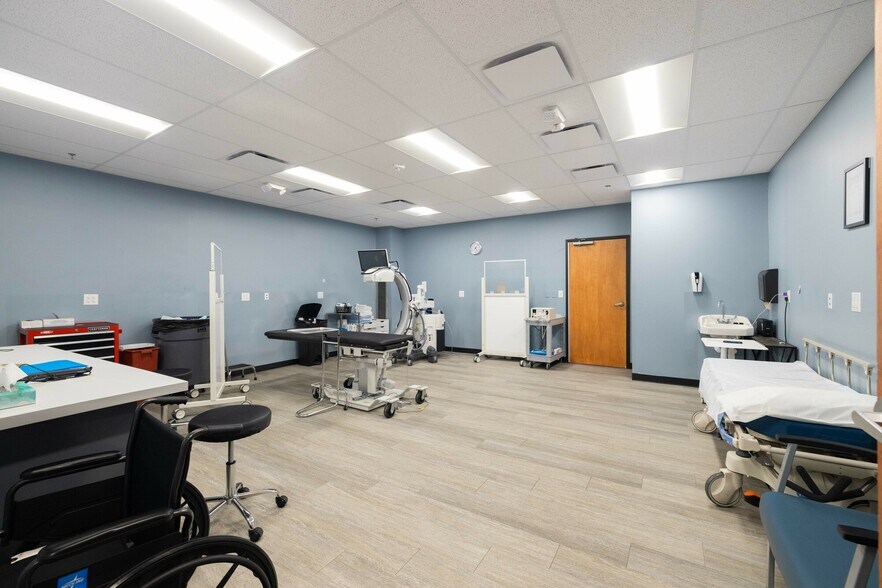 More Photos Of 42350 Grand River Ave, Novi Office For Sale