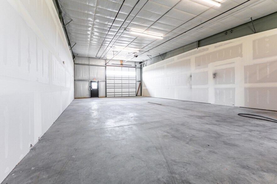 More Photos Of 5680 Browns Canyon Rd, Peoa Showroom For Lease