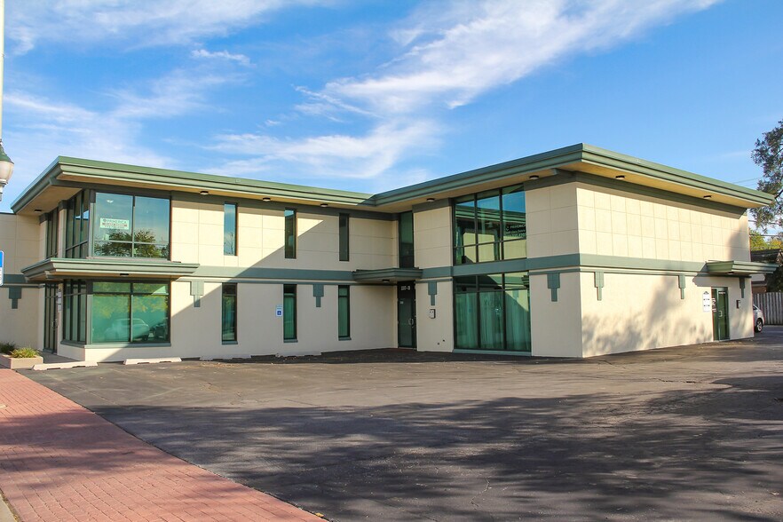 More Photos Of 3317-3319 W 95th St, Evergreen Park Medical For Lease