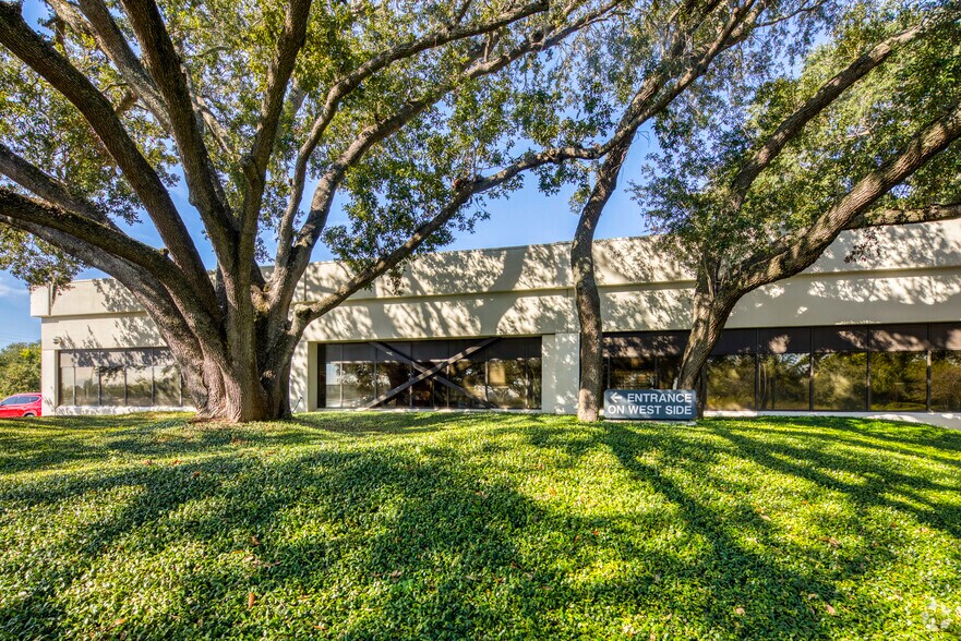 More Photos Of 5710 Hoover Blvd, Tampa Office For Sale