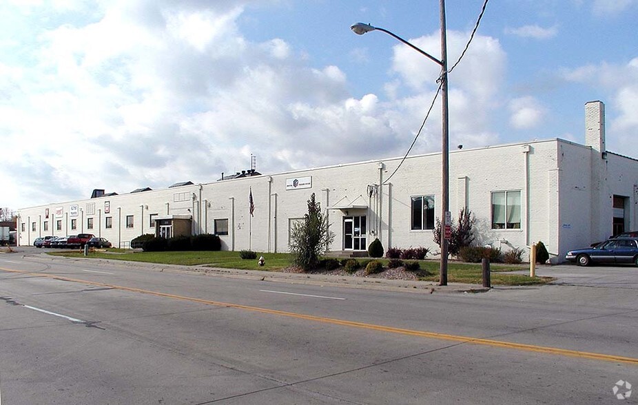 Primary Photo Of 2920 Fairfax Tfwy, Kansas City Manufacturing For Sale