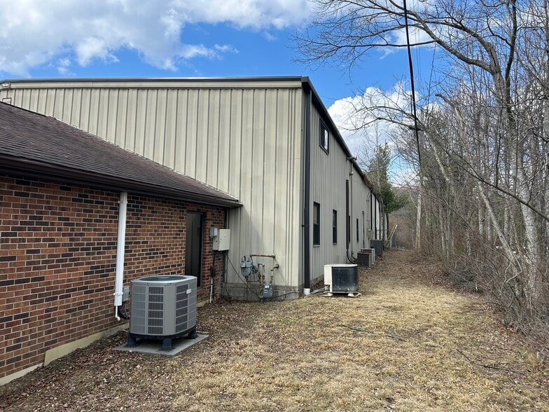 More Photos Of 198 George St, Beckley Research And Development For Lease