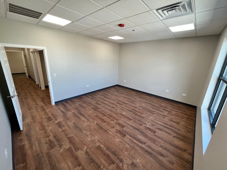 More Photos Of 113 Main St, Oswego Medical For Lease