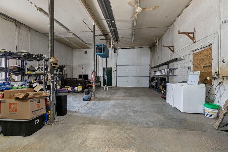 More Photos Of 3711 Touzalin Ave, Lincoln Service For Sale