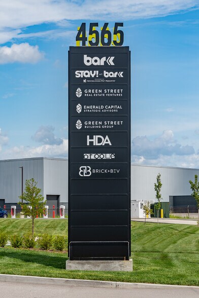 More Photos Of 4565 McRee Ave, Saint Louis Office For Lease