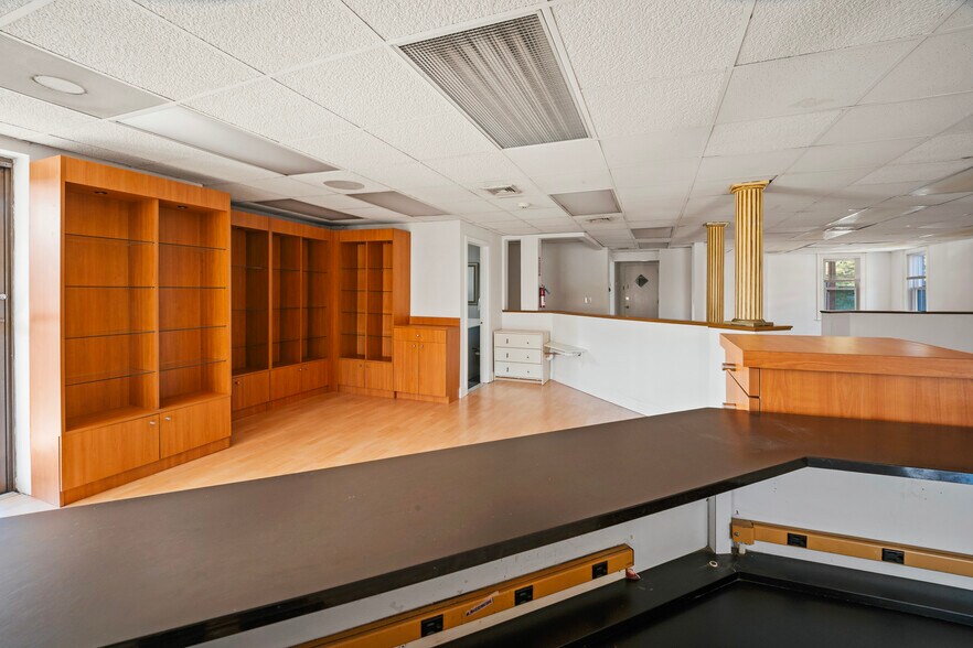 More Photos Of 238 New Britain Rd, Berlin Freestanding For Lease
