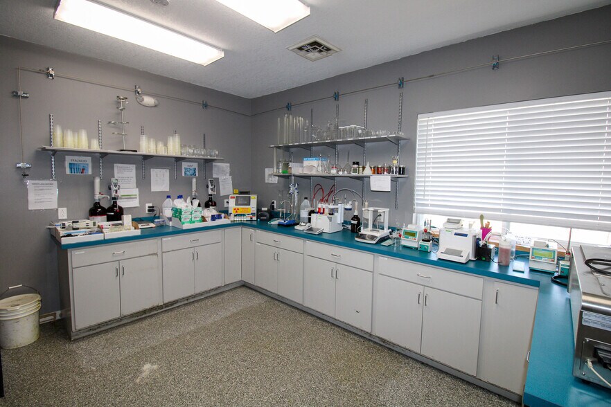 More Photos Of 5640 44th Ave S, Clinton Industrial For Sale