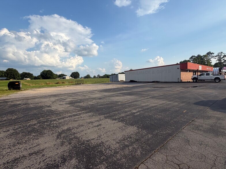 More Photos Of 9075 AL-75, Horton General Retail For Sale