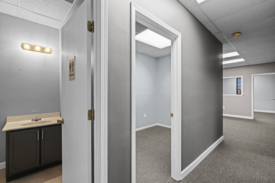 More Photos Of 4171-4193 Crescent Dr, Saint Louis Medical For Sale